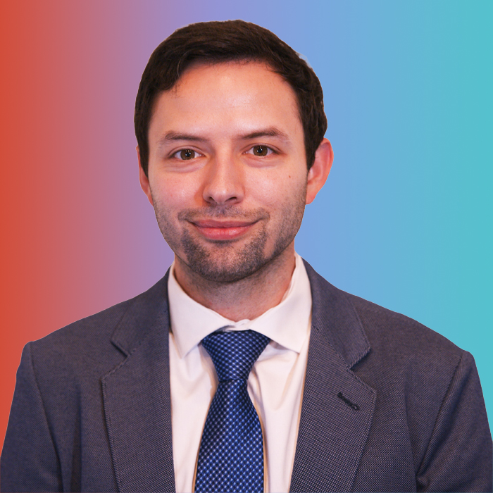 Head shot of Andrew Miller