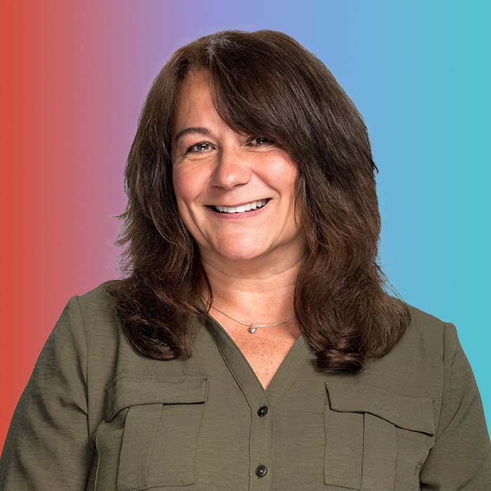 Head shot of Sue Burns